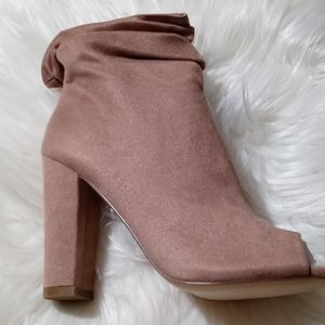 Ladies peektoe bootie